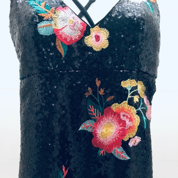 Black Sequin Floral Dress - Picture 3 of 8